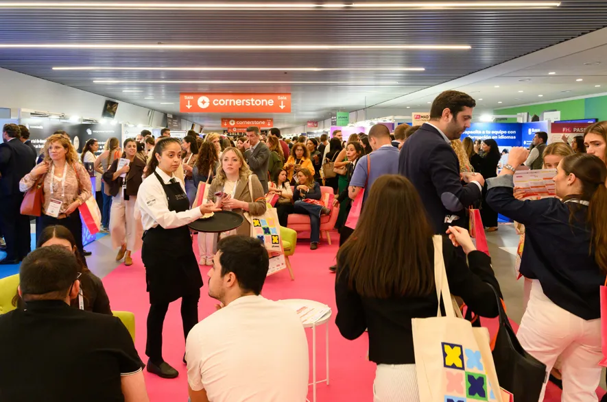 Zona de stands del congreso Factor Humano Madrid 2026